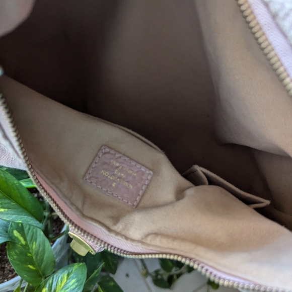 Louis Vuitton denim crossbody , & dust bag - Picture 16 of 16